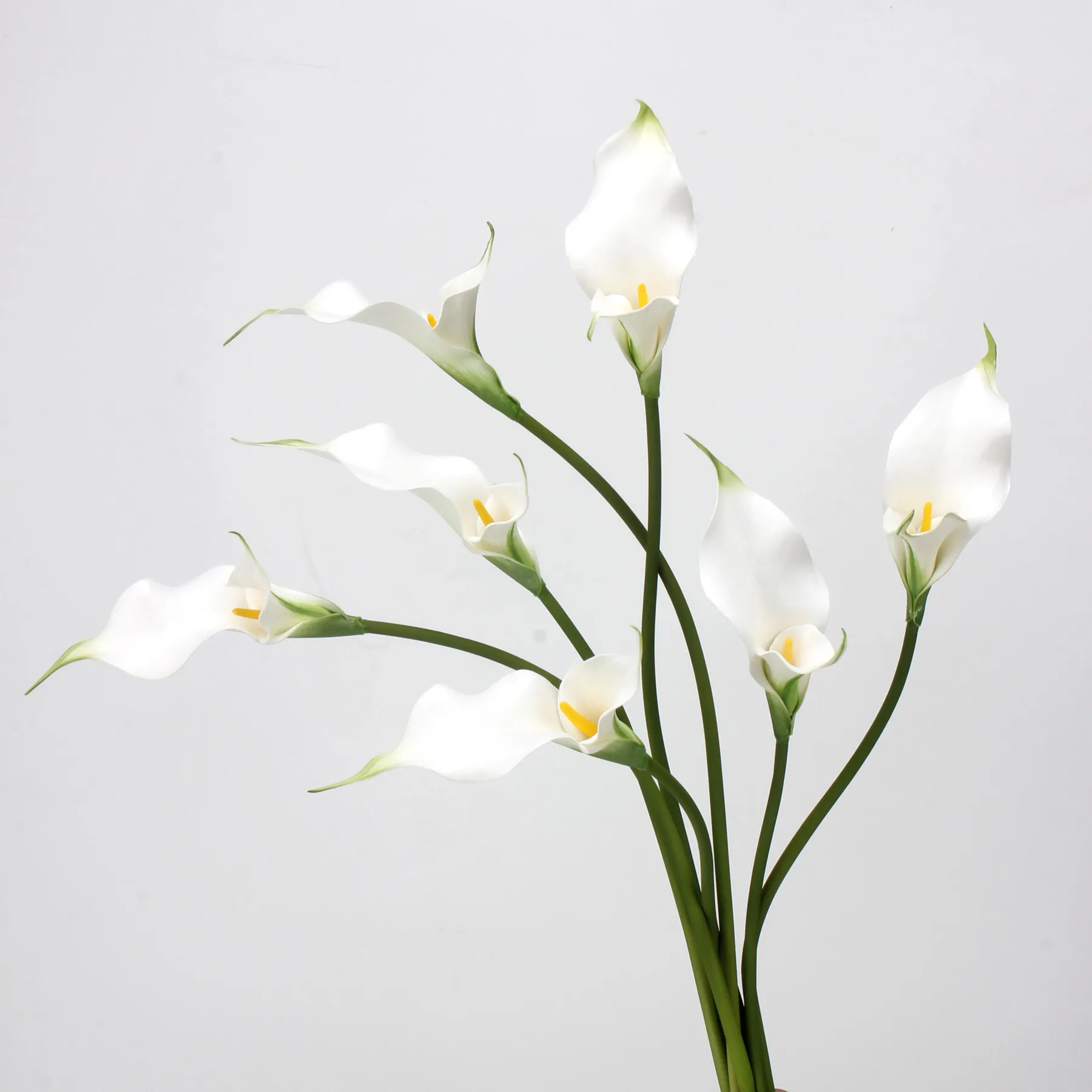 The application of flower shaped decorative pillows