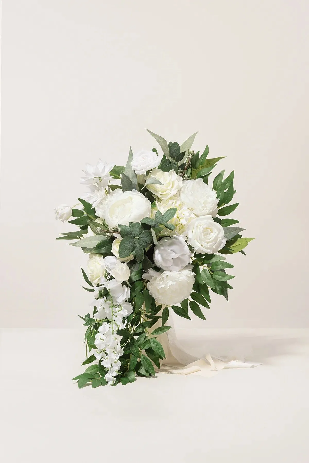 Bouquet Pengantin Green & White Cascading